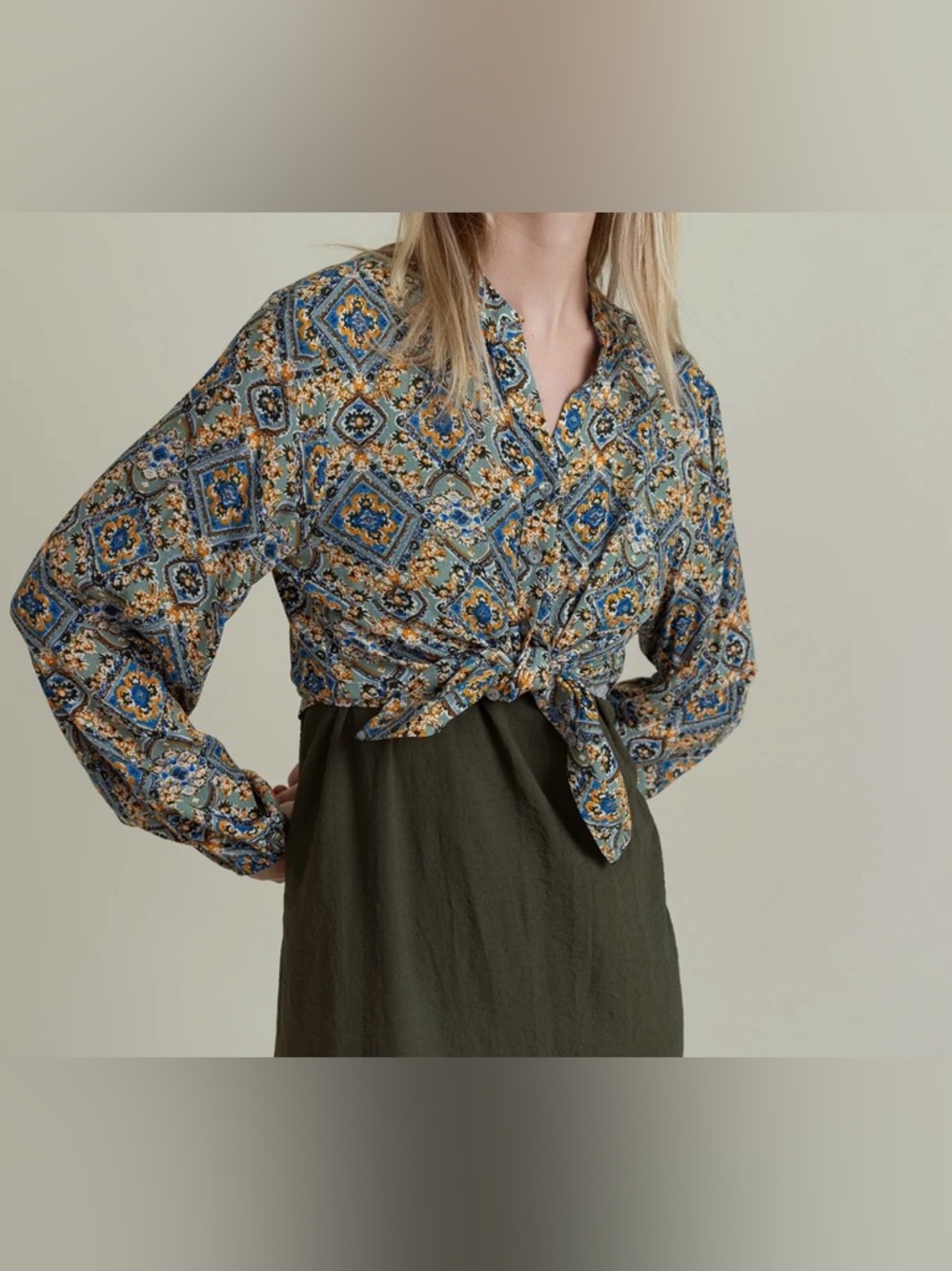 One Fine Day Stand Collar Shirt geometric medallion-style print Size XS
